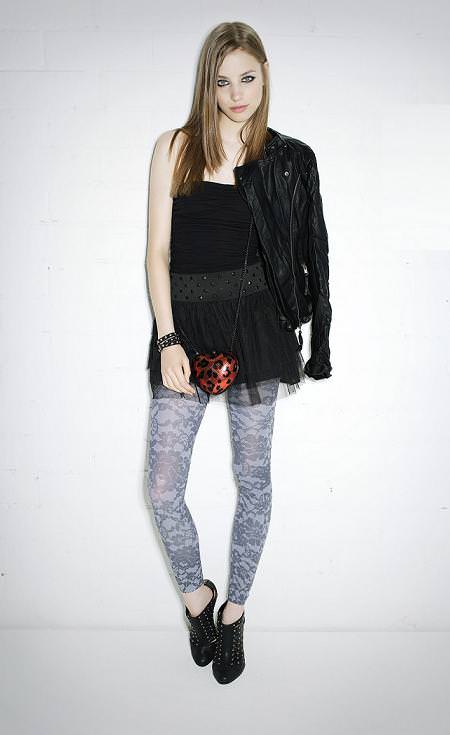 El look total black de Bershka