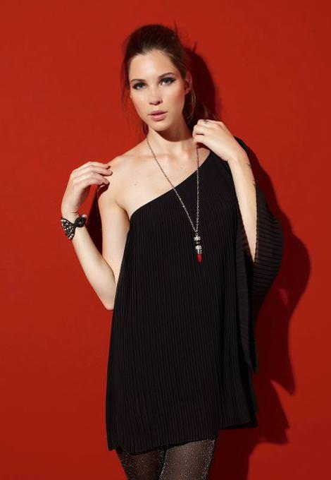 Tendencias en looks de fiesta de Bershka (/) Tendencias en looks de fiesta de Bershka (/)