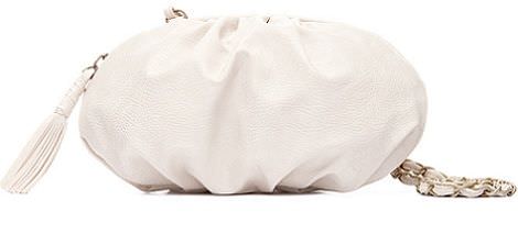 bandolera de blanco para la primavera