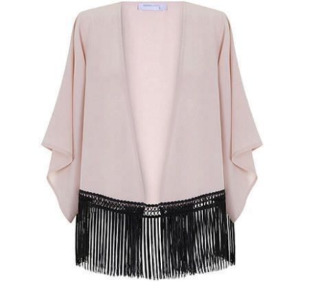 kimono de blanco para la primavera