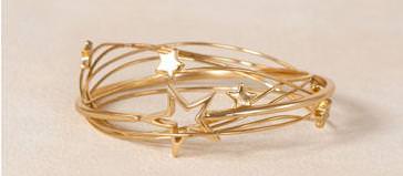Pulsera y pendientes de estrellas de Massimo Dutti