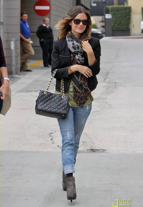 El estilo y looks de la it girl Rachel Bilson