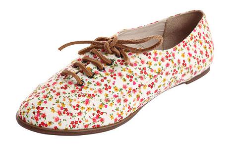 Bluchers y oxford estampados de flores