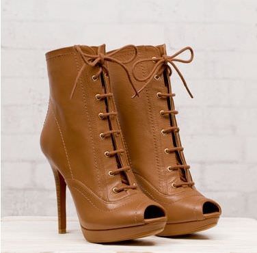 zapatos de stradivarius primavera  botin cordones