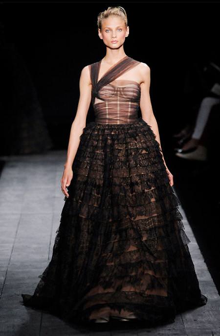 moda otoño invierno  , de alta costura, de Valentino
