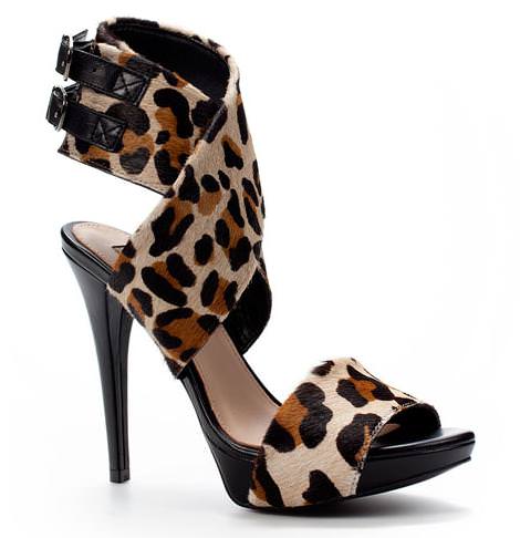 Sandalia leopardo de Zara