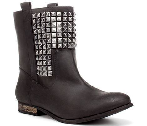 Botines con tachuelas