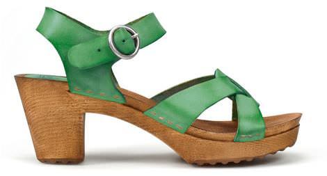 Zuecos de Zara TRF a todo color Zuecos de Zara TRF a todo color