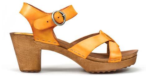 Zuecos de Zara TRF a todo color Zuecos de Zara TRF a todo color