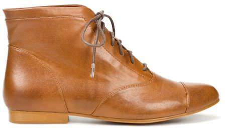 botin con cordones de rebajas de zara