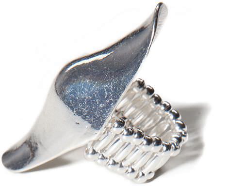 bisuteria de pull and bear primavera  anillo plateado