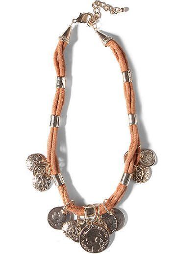 bisuteria de pull and bear primavera  gargantilla