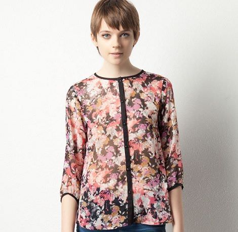 camisa de flores  de pull and bear