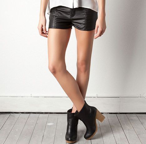 shorts de polipiel de pull and bear para la primavera